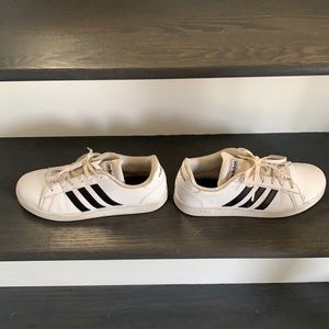 Adidas size 6 white with black